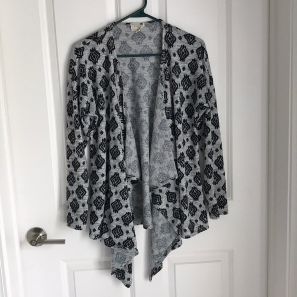 3/$25 LA Hearts open drapey cardigan‎